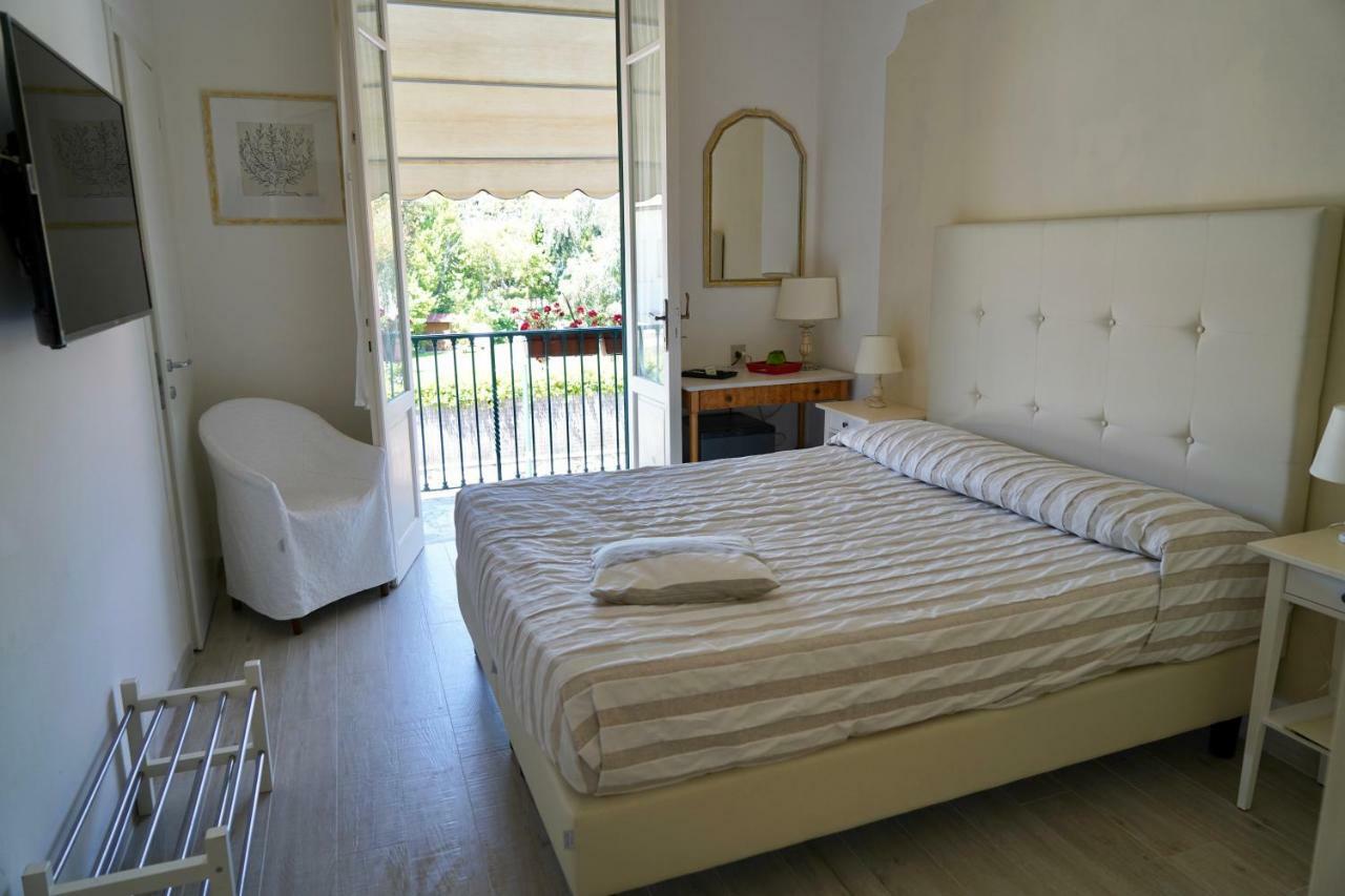 Hotel La Primula Форте дей Марми Екстериор снимка